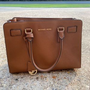 Sold somewhere else🔺 MK purse!